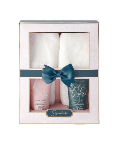 Style & Grace Signature Fluffy Slipper Gift Set 150ml Body Wash + 150ml Body Lotion + Slippers (The slippers fit size 5 to 8)-Q143220